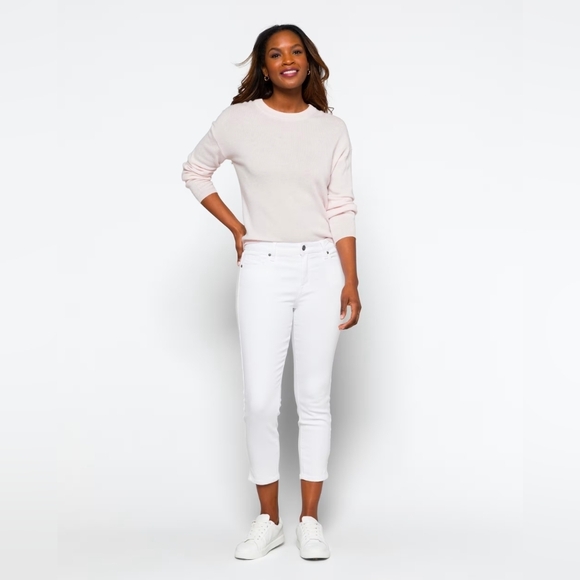 Cropped White Ankle Jeans — Sleek Slim Fit - Picture 2 of 7